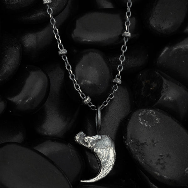Ferae - Silver cat claw necklace in solid sterling silver