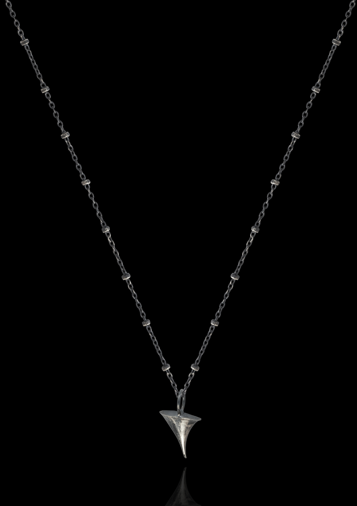 Luvien - Silver rose thorn necklace in solid sterling silver