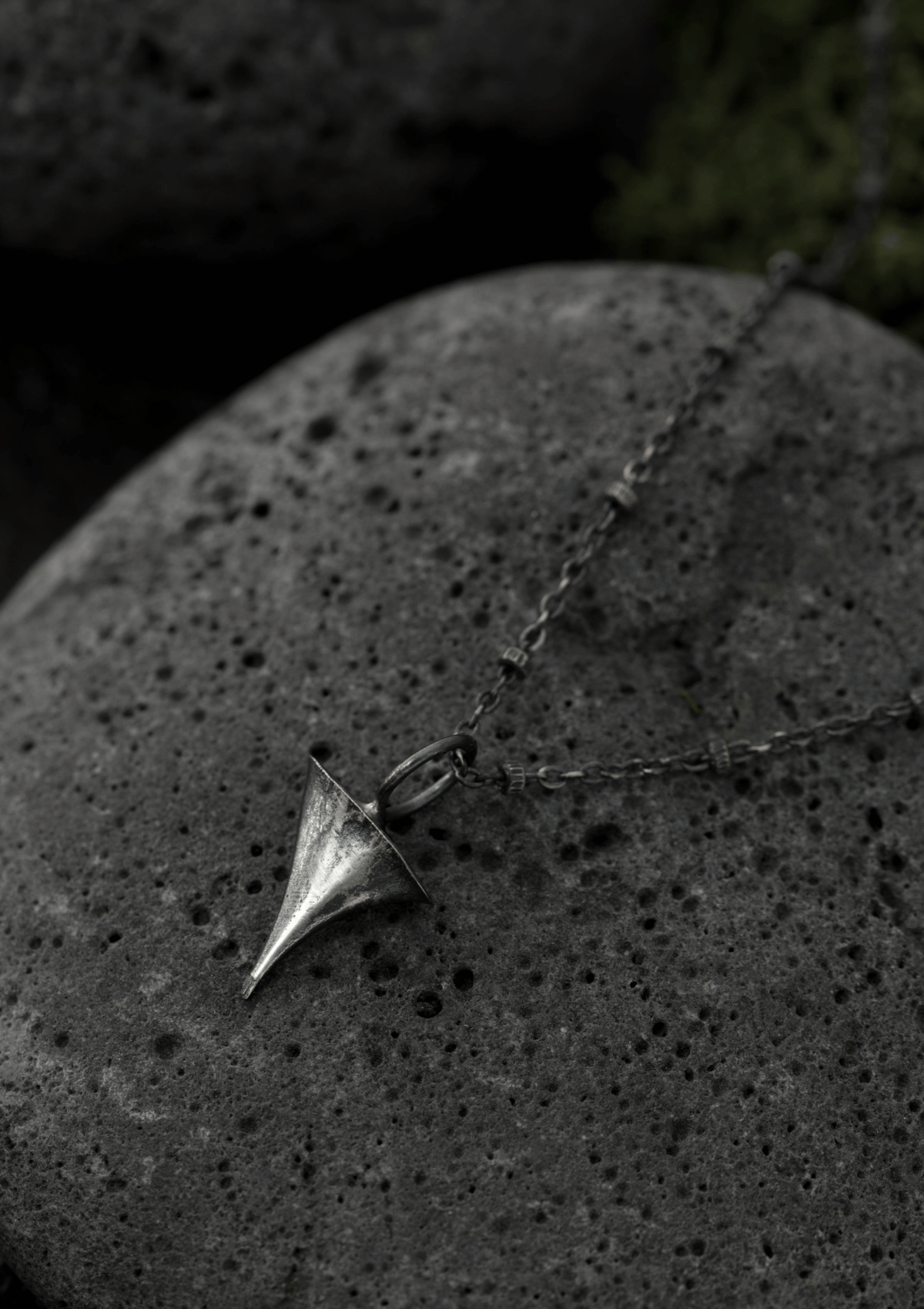 Luvien - Silver rose thorn necklace in solid sterling silver