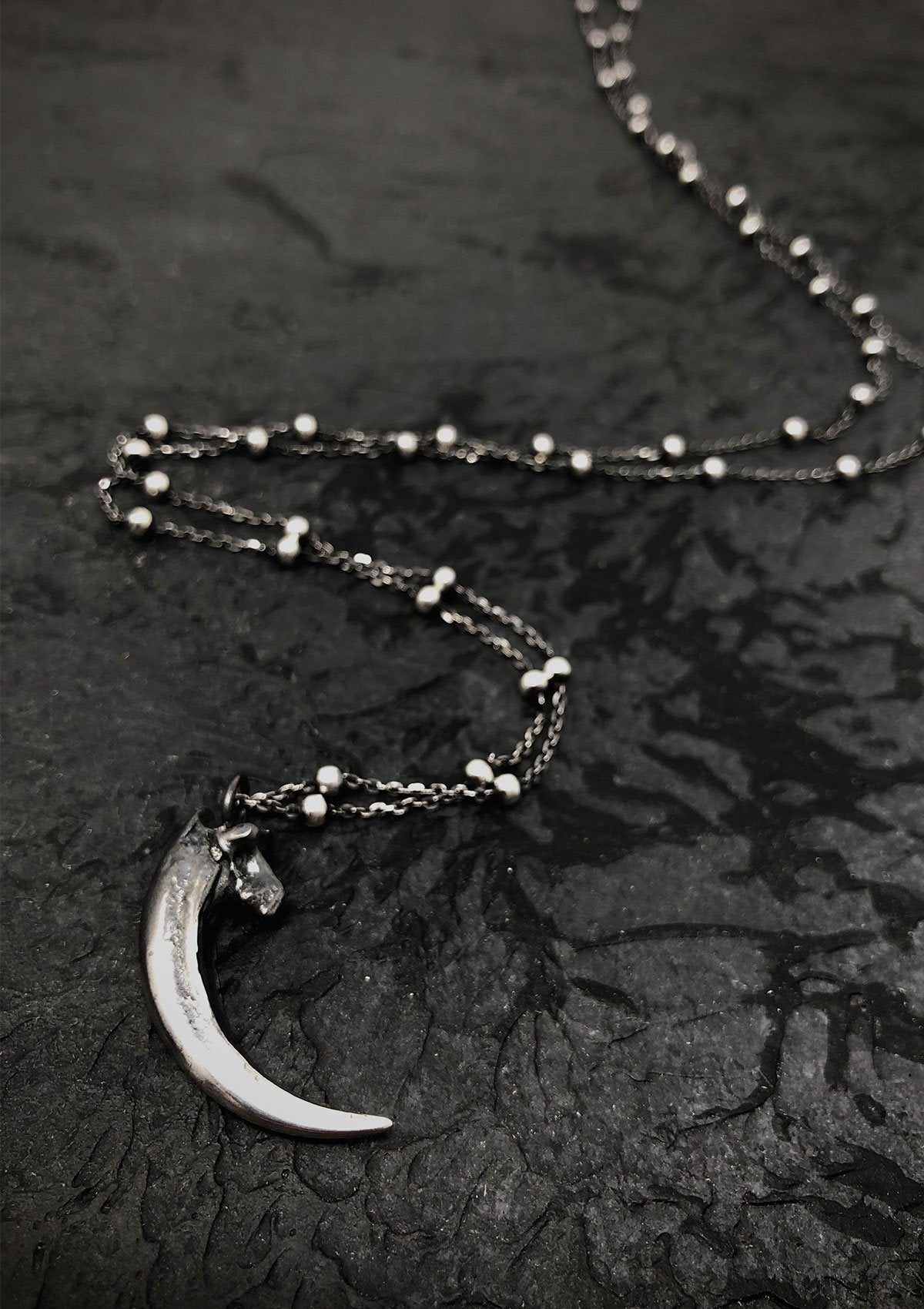 Forni - Raven claw necklace in solid sterling silver