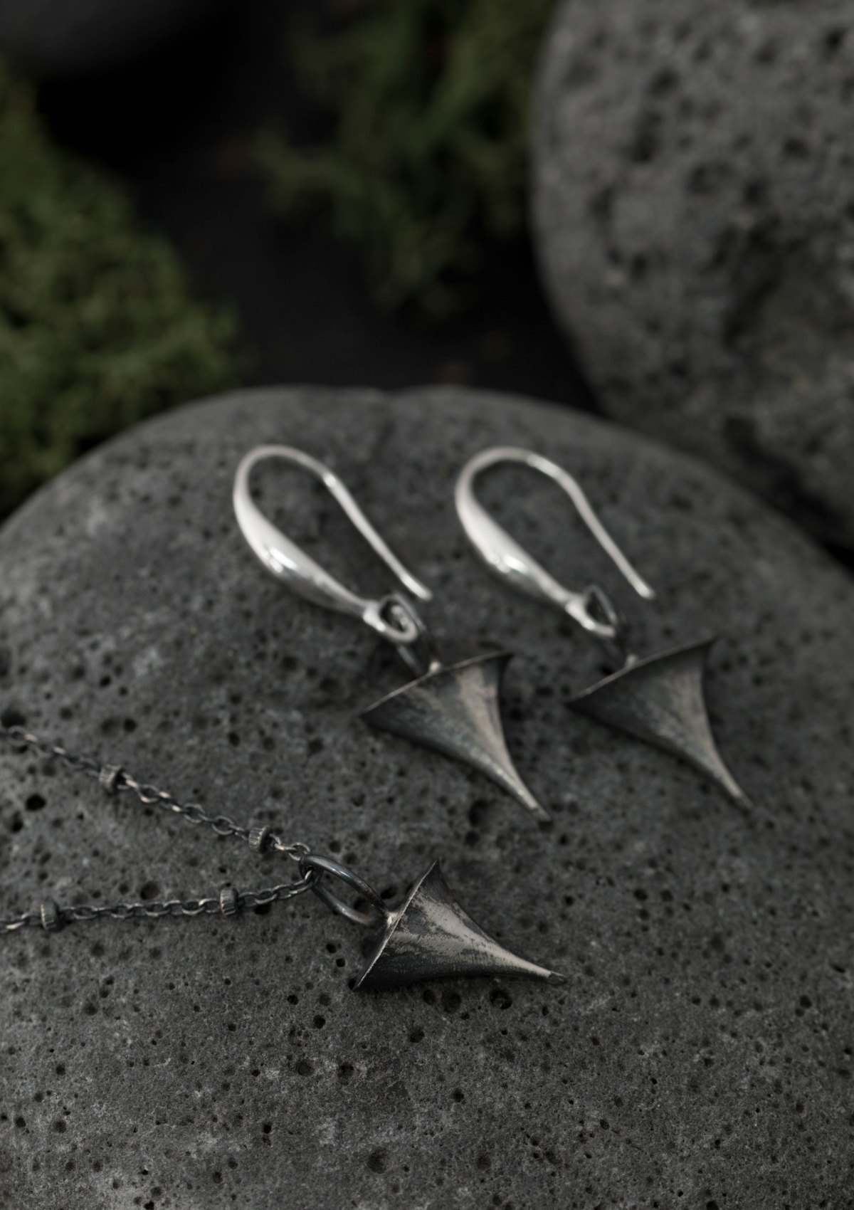 Bealte - Silver rose thorn earrings in solid sterling silver