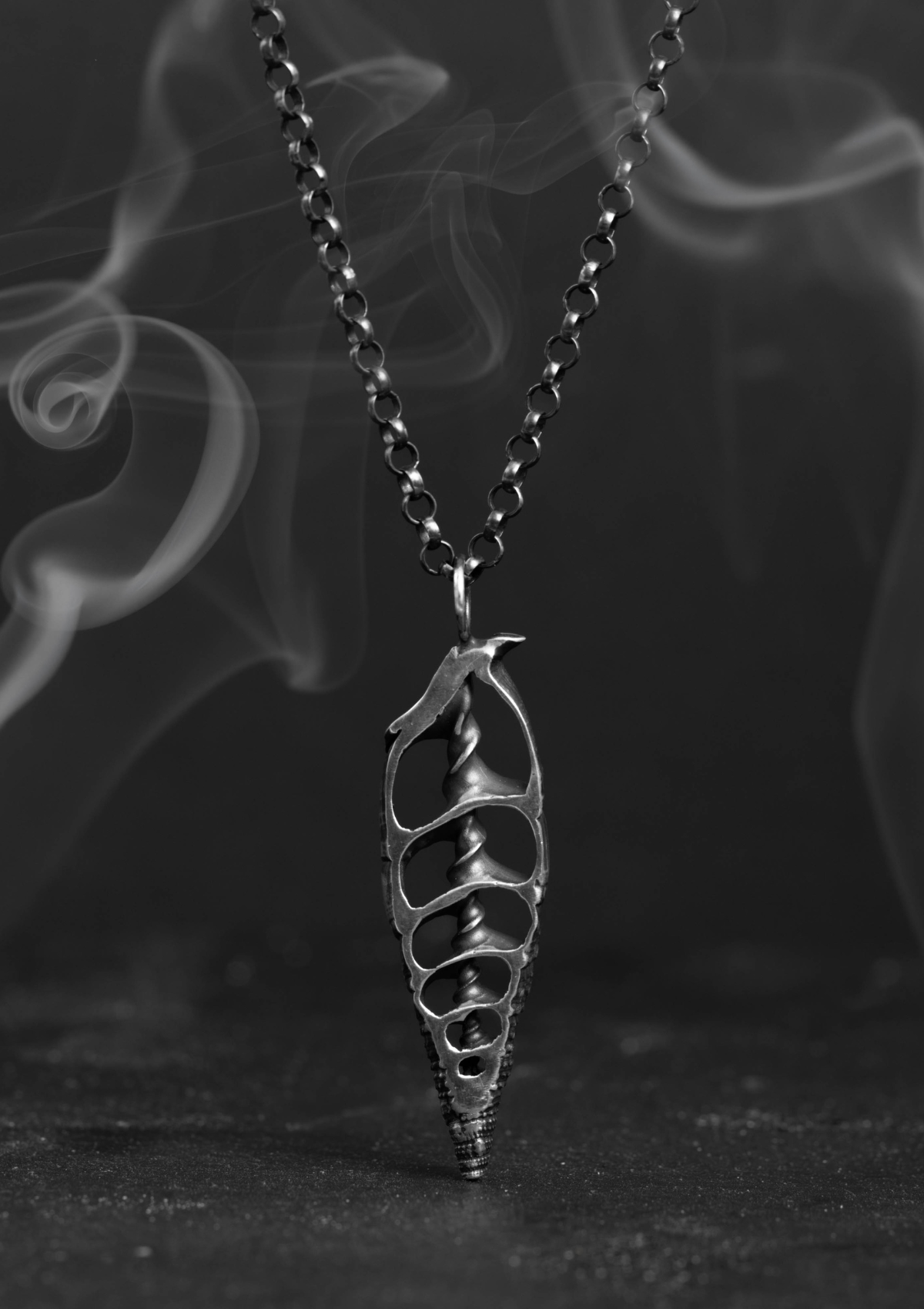 Dúfa - Seashell slice necklace in solid sterling silver