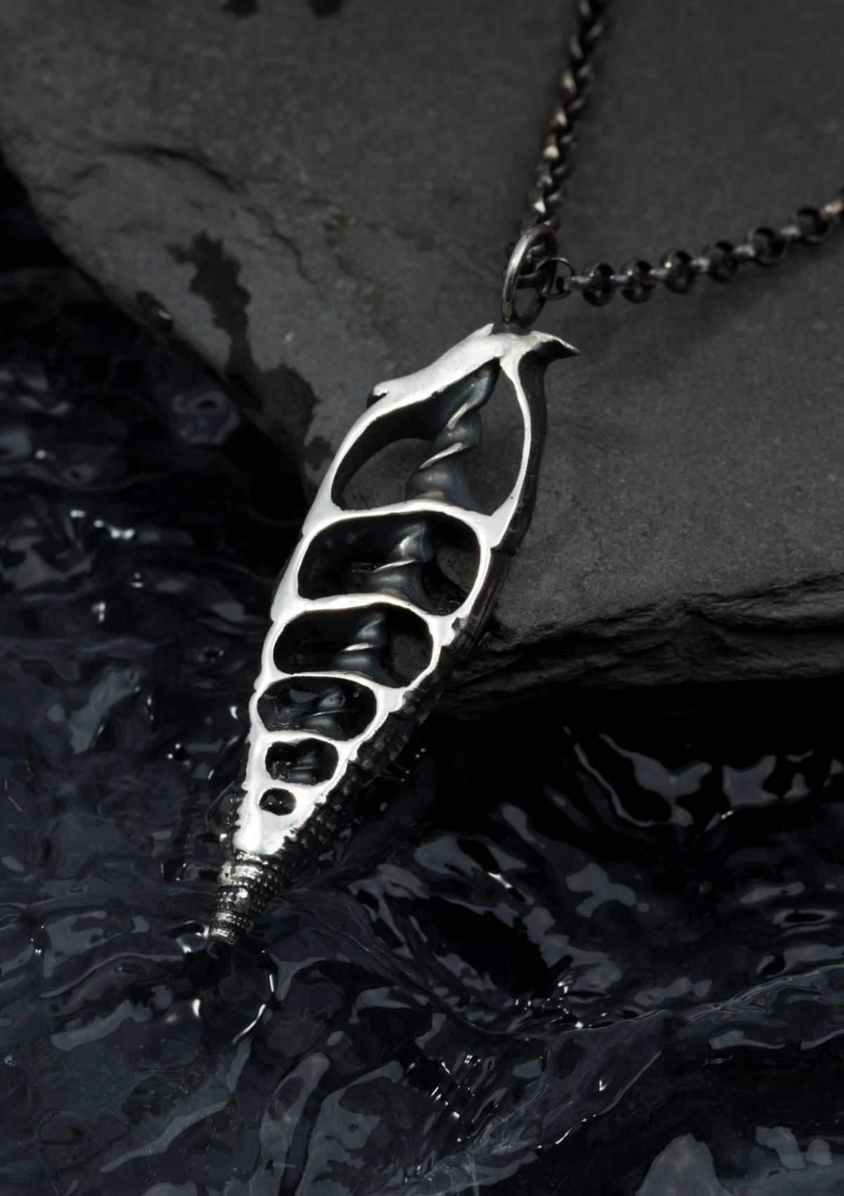 Dúfa - Seashell slice necklace in solid sterling silver