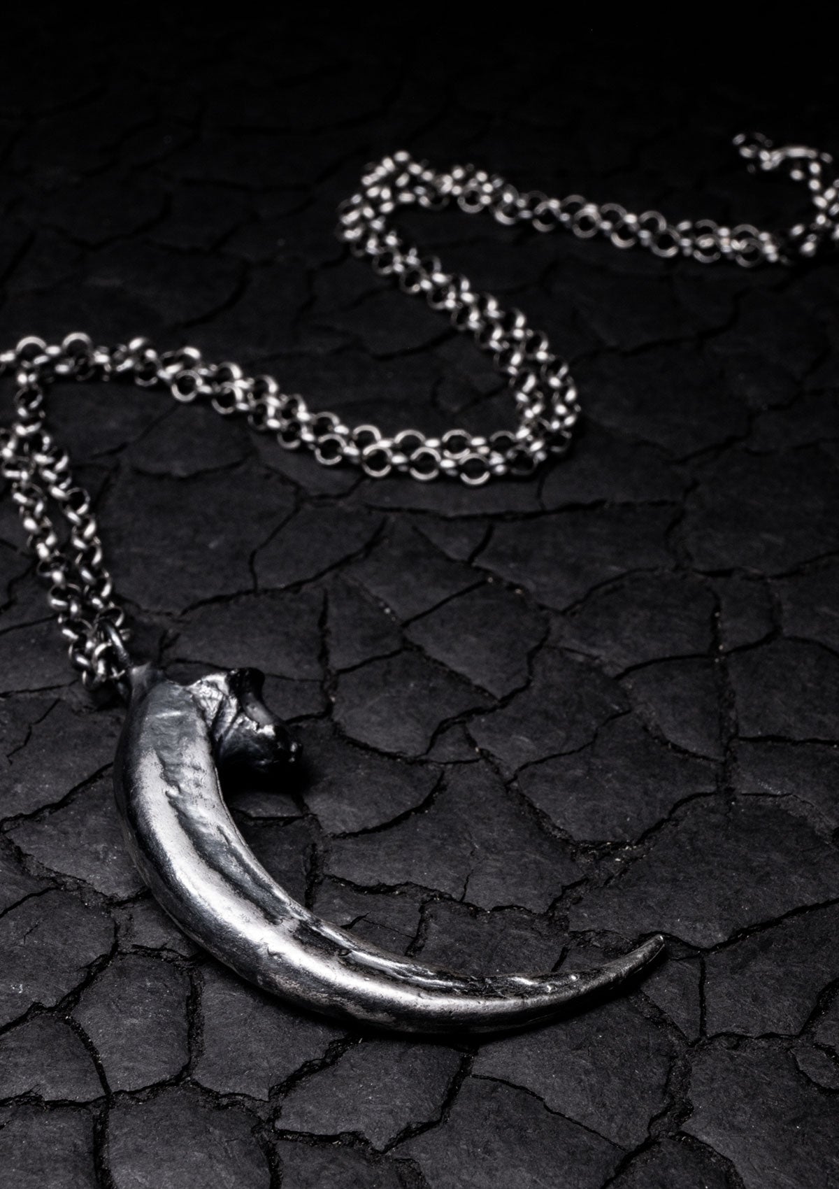 Fíréan - Eagle talon necklace in solid sterling silver