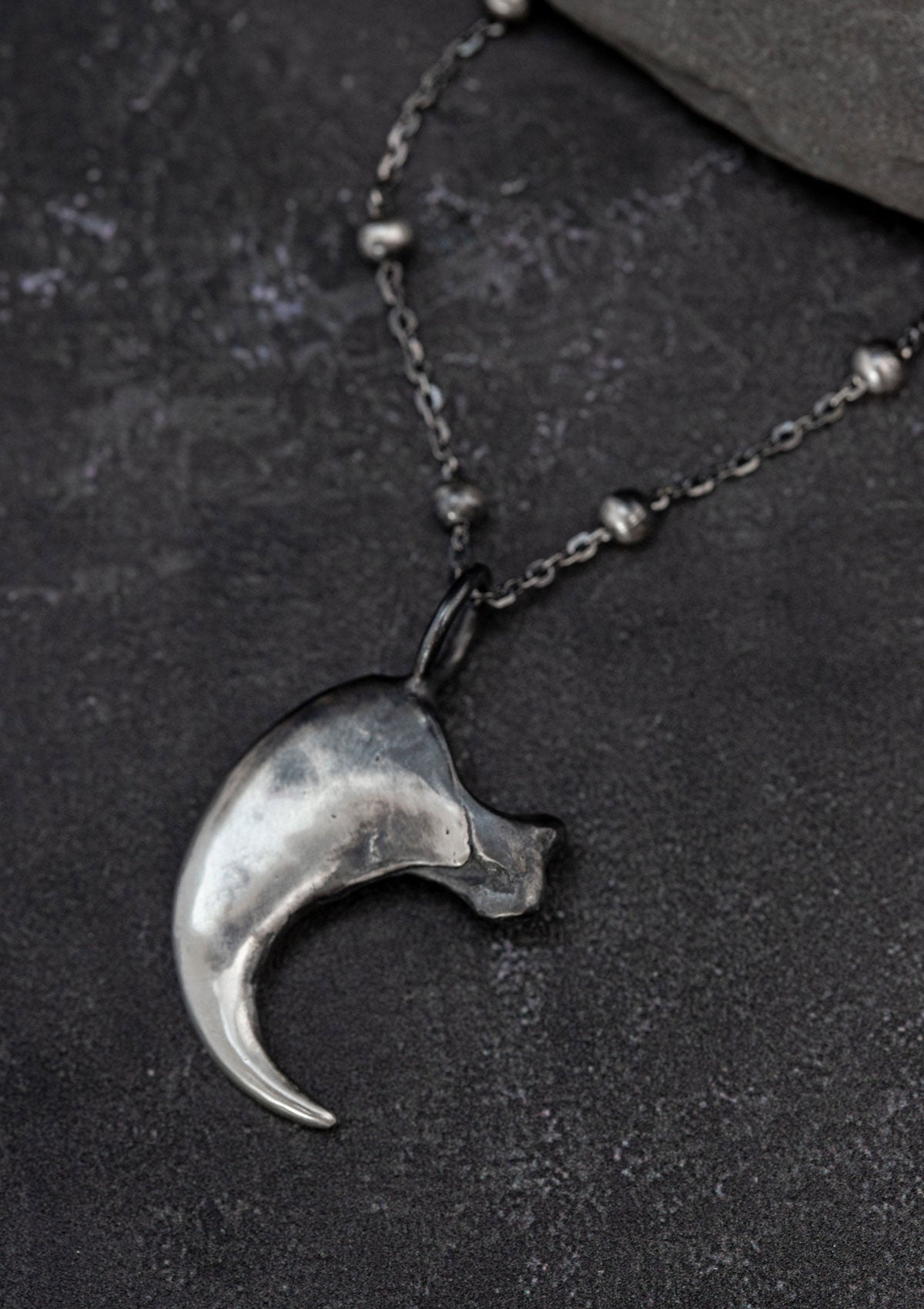 Freyja - Lynx claw necklace in solid sterling silver